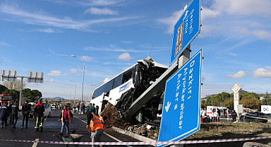 Otobüs kaza yaptı: 30 Yaralı!