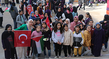 Şanlıurfa'da imam hatipliler Filistin yararına kermes düzenledi