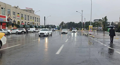 Şanlıurfa'da sağanak yağış kenti etkisi altına aldı