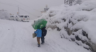 Kar yağan o İl'de okullar tatil edildi