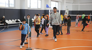 Karaköprü’de çocuklar spor kurslarında yeteneklerini gösteriyorlar