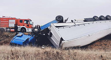 Urfa'da feci kaza! Tır ile minibüs çarpıştı