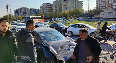 Urfa'da kaza! Beton aracına çarptı!