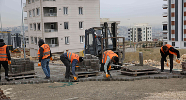 Başkan baydilli ile karaköprü'de yol seferberliği sürüyor