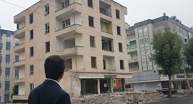 Özaslan, depremin metruk binalarına dikkat çekti