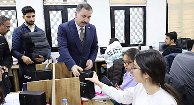 Başkan Baydilli'den üniversiteye hazırlanan öğrencilere eğitim desteği