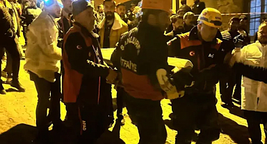 Şanlıurfa'da 2 katlı bina çöktü: Bir kişi hayatını kaybetti