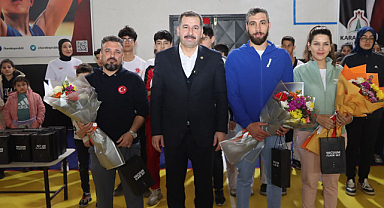 Karaköprü'de başarılı sporcular ödüllendirildi