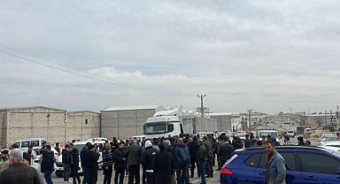 Urfa'da yolu kesip eylem yaptılar!