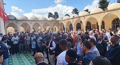  Gazze şehidleri için gıyabi cenaze namazı kılındı 