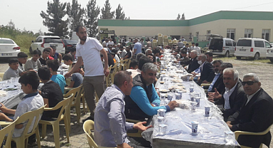 Seçimi kazanan muhtardan teşekkür yemeği