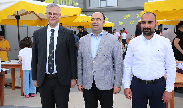 Başkan Nihat Çiftçi, Uluslararasi yarişmaya katilan öğrencilerle bir araya geldi