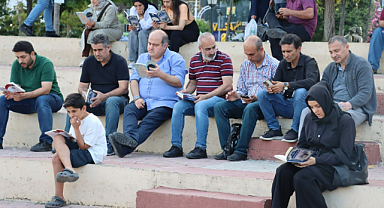 Şanlıurfa Büyükşehir Belediyesi'nden kitap okuma şenliği