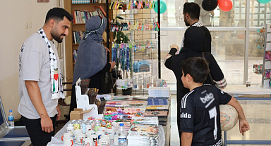 Üniversiteli öğrencilerden Gazze yararına kermes açıldı