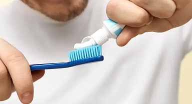 Ortodonti Uzmanı uyardı! Bu alışkanlıklar dişlerinizi çürütüyor