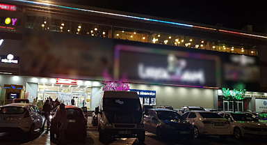 Şanlıurfa'da AVM önünde silahlı kavga!