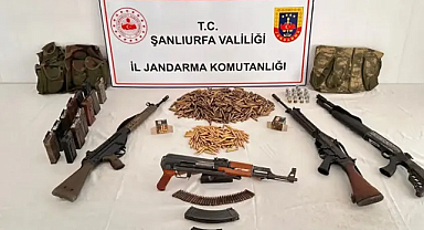Baskında çok sayıda ateşli silah ele geçirildi