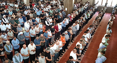 Şehid İsmail Heniyye'nin gıyabi cenaze namazı kılındı