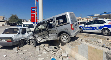 Birecik'te trafik kazası: 3 ağır yaralı