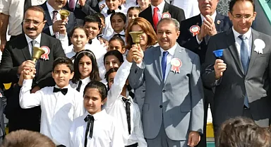 Şanlıurfa'da öğrenciler ilk ders zili ile eğitime başladı