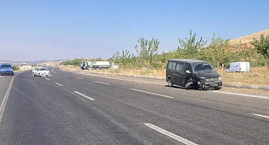 Şanlıurfa-Adıman yolunda kaza: 2 yaralı