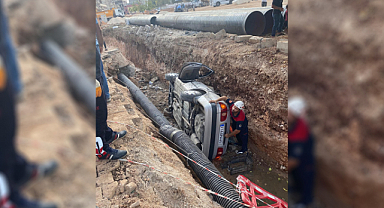 Şanlıurfa'da otomobil çukura düştü: 1 yaralı