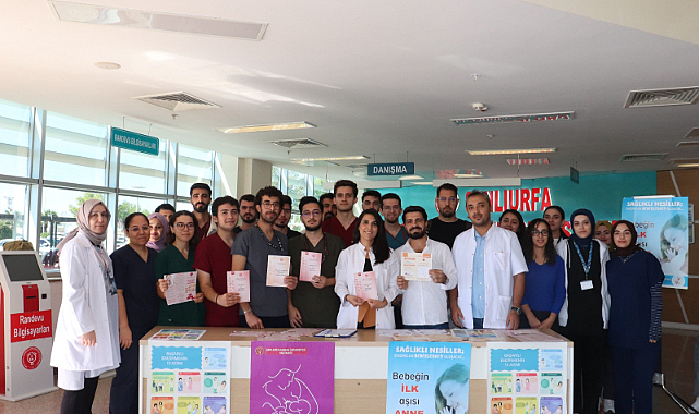 Hekimler anne ve bebek sağlığı için stand açtı