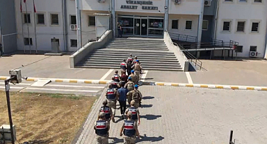 Şanlıurfa'nın iki ilçesinde silah kaçakçılığı operasyonu: 8 tutuklama