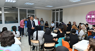 Vali Şıldak Zeytin Dalı Eğitim Kapmusünü ziyaret etti