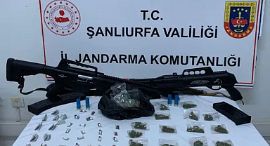 Kaçak tüfek ve çalıntı motosiklet ele geçirildi