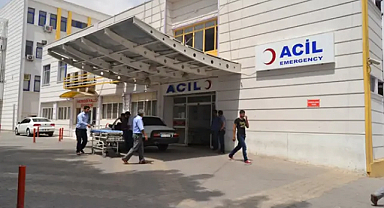 Kamyon ile otomobil çarpıştı ölü ve yaralılar var