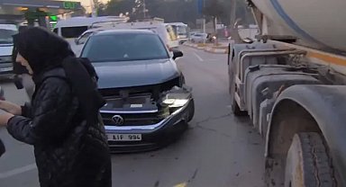 Beton mikseri ile otomobil çarpıştı! 