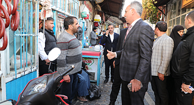 Harrankapı’da halkla buluşan başkan Kuş, fırın borçlarını sildi