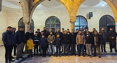 Hür Gençlik sabah namazında bir araya geldi