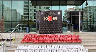 Kaçakçılık operasyonu: Binlerce paket ele geçirildi