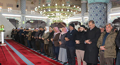 Rim'in dedesi Şehid Halid Nebhan için gıyabi cenaze namazı kılındı 