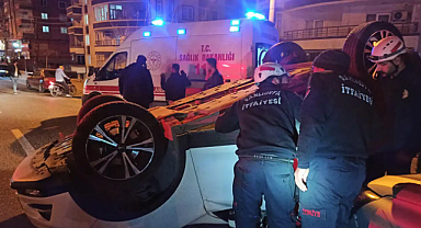 Çarpışan otomobil devrildi: 2 yaralı