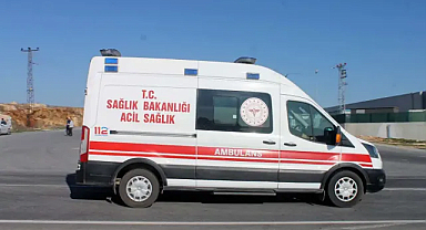 Traktörün altında kalan adam ölümden döndü
