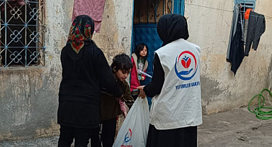 Yetimler Vakfı, Şanlıurfa'daki yetimlere kırtasiye yardımı yaptı