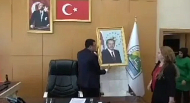 Cumhurbaşkanı Erdoğan'ın fotoğrafını indiren belediye başkanı gözaltına alındı