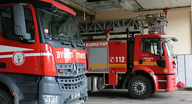 Mutfakta çıkan yangın evi kullanılmaz hale getirdi