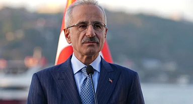 Siyonist bakan geldi Bakan Uraloğlu salonu terk etti