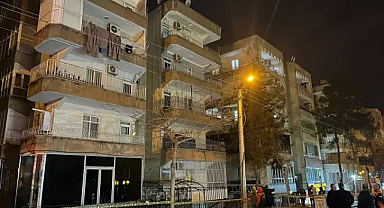 Yıkılma tehlikesi olan bina boşaltıldı