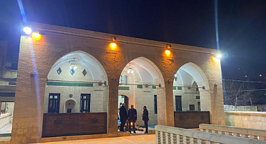 Depremde hasar gören tarihi Sefalı Camisi açıldı