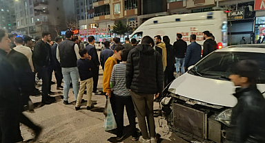 Siverek’te otomobil ile motosiklet çarpıştı: 1 Yaralı