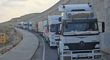 Şanlıurfa'da Gazze için tır konvoyu eylemi düzenlendi
