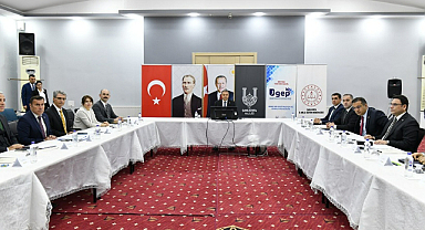 Vali Şıldak Birecik'te eğitim değerlendirme toplantısına katıldı