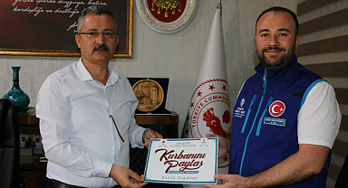 İl Müdürü Göç kurbanını TDV’ye bağışladı