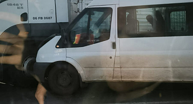 Siverek’te okul servisiyle kamyonet çarpıştı: 5 yaralı