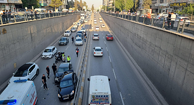 Uçaksavar Kavşağında maddi hasarlı kaza meydana geldi